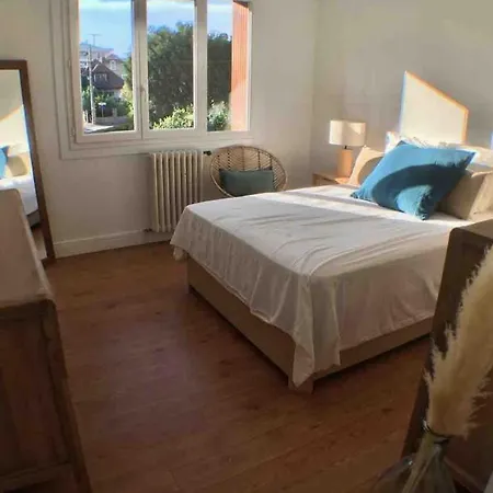 Center 2 Steps From The Cozy And Renovated! * 안시